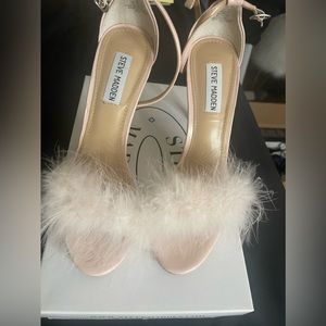 Scarlett Steve Madden heels in light pink